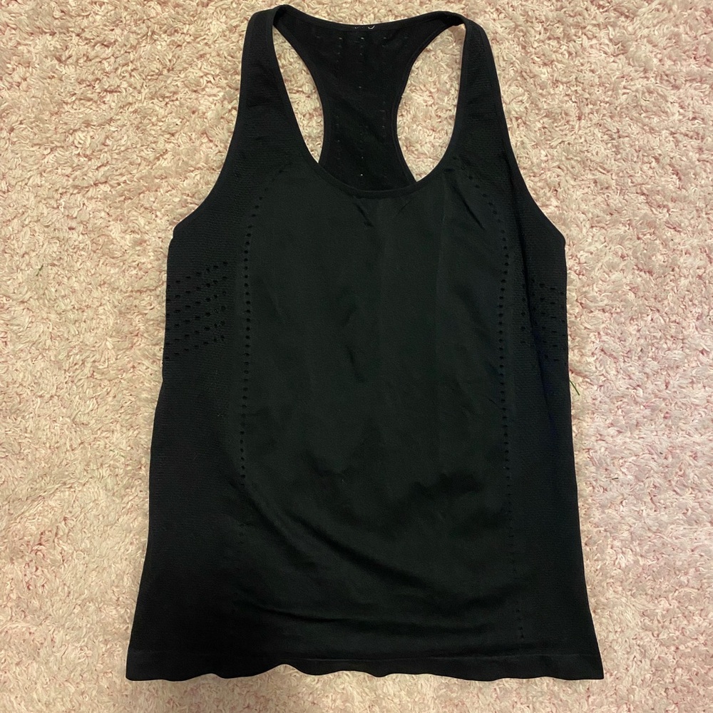 Fabletics Delta Seamless Tank Ⅱ - Picture 3 of 4